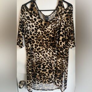 Clara Sun Woo Women’s Large Top Leopard Printed Cut Out Shoulder